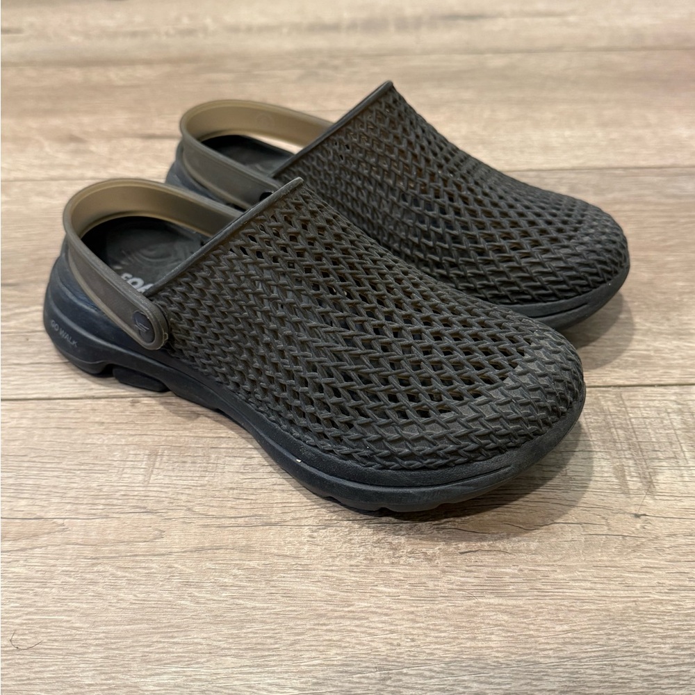Black Mesh Clogs